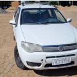 LOTE 012 - Um Fiat Pálio Week HLX flex