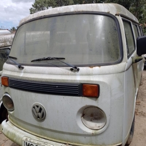 LOTE 047 - KOMBI 2004/2005, Placa IMG7054. Avaliada em R$ 80,00.