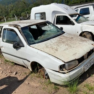 LOTE 001 - Volkswagen Parati CLI, Ano/Modelo 1996, Placa: IFQ-1974 . Avaliado em R$ 800,00.