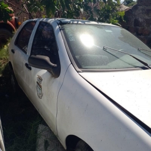 LOTE 004 - Veículo FIAT/ Palio Fire Economy, Ano/modelo 2009/2010, Placa ITR1140. Avaliado em R$ 2.600,00.