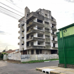 LOTE 001 - Imóvel de Matrícula n° 22.335 do RI de Canoas, que está situado nas esquinas das Ruas Fernando Abbot e Emboabas, na cidade de Canoas, avaliado em R$ 1.800.000,00 (um milhão e oitocentos mil reais). 1°Leilão