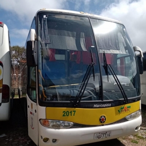 LOTE 056 - Ônibus Mercedes Benz/ Marcopolo Paradiso R, ano/modelo 2002/2002, placa IKU7716. Avaliado em R$ 50.000,00. VEÍCULO COM MULTA DE R$342,59.