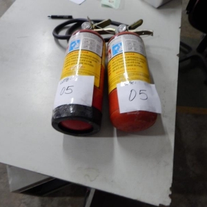 LOTE 020 - 2 Extintores "B" e "C" de 4kg