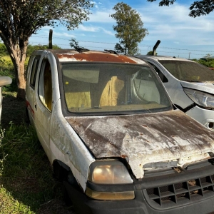 LOTE 007 - Ambulância Fiat/ Doblo 1.8 TH Cargo Flex, ano/modelo 2006, placas INC4570. Avaliado em R$ 300,00.