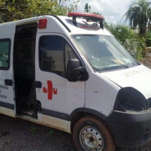 LOTE 001 - Ambulância Renault/Master, placa: ITE 7453, ano 2012