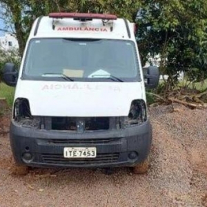 LOTE 001 - Ambulância Renault/Master, placa: ITE 7453, ano 2012