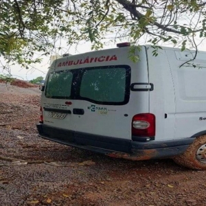 LOTE 001 - Ambulância Renault/Master, placa: ITE 7453, ano 2012