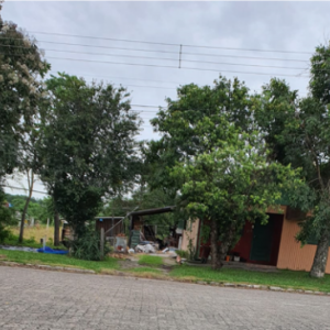 LOTE 004 - UM TERRENO URBANO, MATR 5.548, CRI DE AGUDO