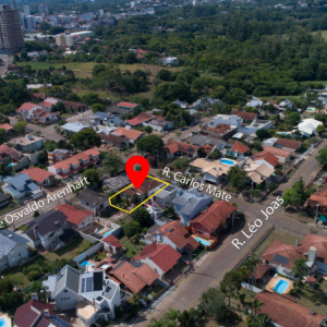 LOTE 001 - Área de 364,00m², contendo uma casa de alvenaria com 193,86m², de dois pavimentos, localizado na Rua Carlos Matte, nº 457, bairro Alto da Bronze, Estrela/RS