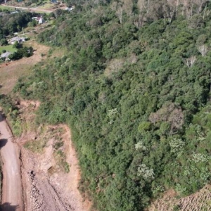 LOTE 004 - Terreno na Rua Beno Closs