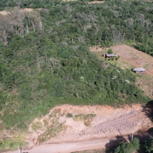 LOTE 004 - Terreno na Rua Beno Closs