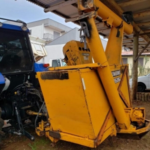 LOTE 016 - Colheitadeira COMBINE