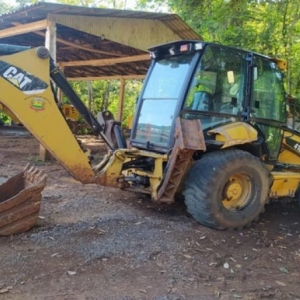 LOTE 017 - RETROESCAVADEIRA CATERPILLAR-NR, 2011, MOD. 416