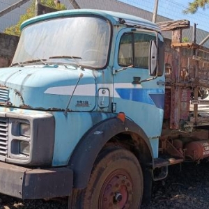 LOTE 001 - M.Benz/L 1518, placa IHW 8040, ano/modelo 1987, cor azul