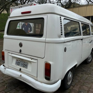 LOTE 010 - VOLKSWAGEN/ KOMBI, ano/modelo 2010/2011