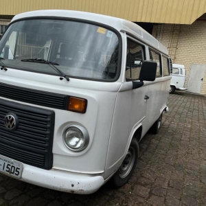 LOTE 010 - VOLKSWAGEN/ KOMBI, ano/modelo 2010/2011