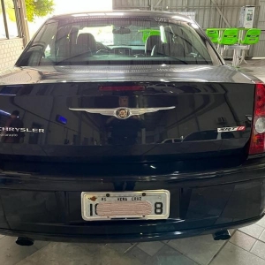 LOTE 002 - I/Chrysler 300C SRT8, ano/modelo 2009/2009