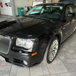 LOTE 002 - I/Chrysler 300C SRT8, ano/modelo 2009/2009