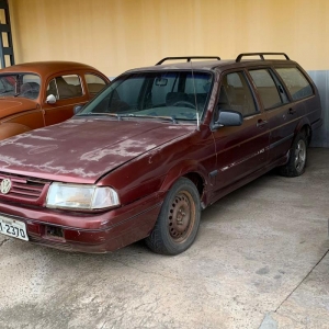 LOTE 001 - Uma VW/QUANTUM 2000 MI, placa IFI2370