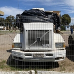 LOTE 023 - Caminhão Volvo NL 10 340 4x2, 1994/1994, placa HRG9966. Avaliado em R$ 10.500,00.