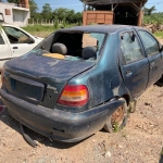 LOTE 024 - I/Fiat, Siena EX , Ano/Modelo 2001/2001, PLACA: IKF0842. Avaliado em R$ 800,00.