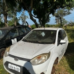 LOTE 001 - Automóvel Ford/Fiesta 1.6, ano/modelo 2010, placa IRA5107. Avaliado em R$ 3.000,00.