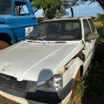 LOTE 006 - Automóvel Fiat/ Uno Mille Economy, ano/modelo 2011/2012, placas ISG9831. Avaliado em R$ 500,00.