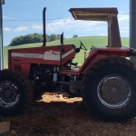 LOTE 001 - Trator Massey Ferguson 650, ano 1997, motor Perkins 6 cilindros turbo 138 cv. Avaliado em R$ 56.210,00.