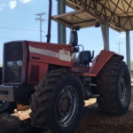 LOTE 001 - Trator Massey Ferguson 650, ano 1997, motor Perkins 6 cilindros turbo 138 cv. Avaliado em R$ 56.210,00.