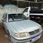 LOTE 004 - VW/Gol 1.0, prata, ano/modelo 1999/2000